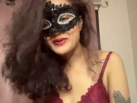 ScarletSeductive live cam on StripChat