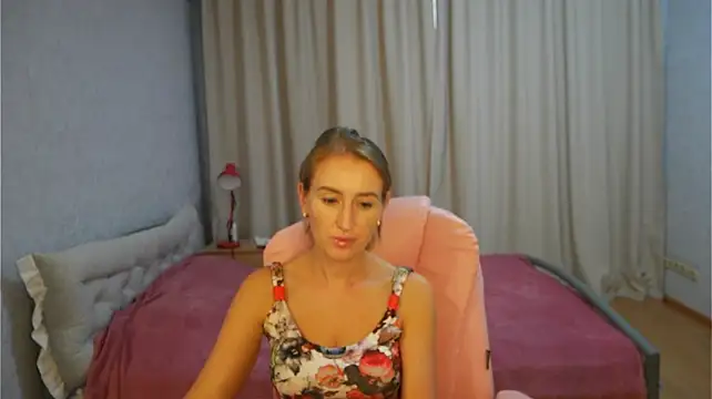 Sophiloren live cam on StripChat