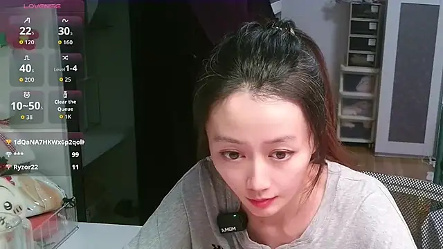 Elina-e3 live cam on StripChat