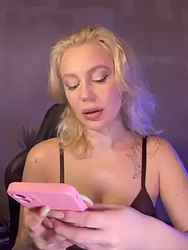 meanexx live cam on StripChat