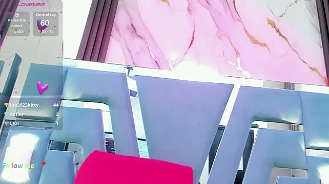 miilaklum live cam on StripChat