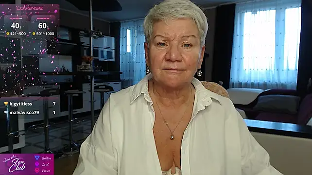 roxana_brooks live cam on StripChat