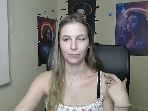 StrangerGi live cam on StripChat