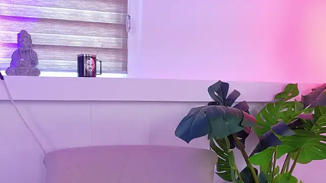 ZoeyPetit live sex cam