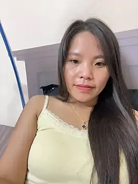 Bella_7777 live cam on StripChat