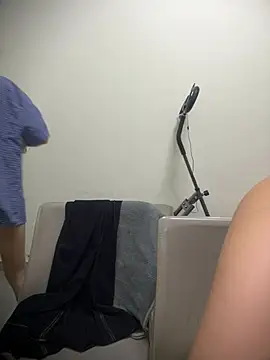 QIQI-QIQI-01 live cam on StripChat