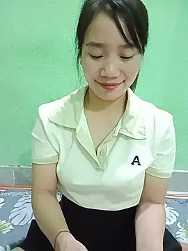 Yimy19 live cam on StripChat