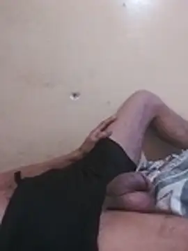 ovar12 live cam on StripChat