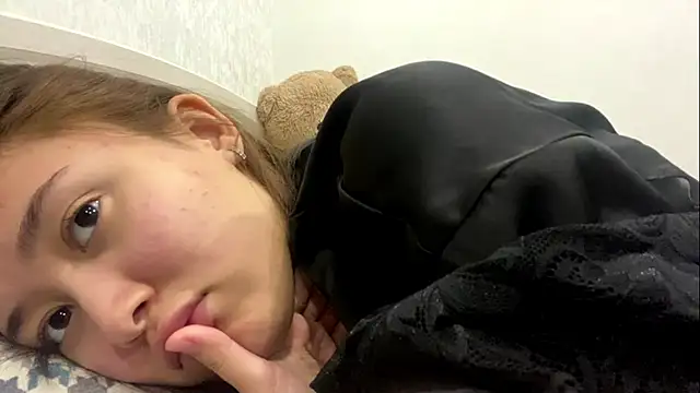 Mitsuki_Sutemi live cam on StripChat