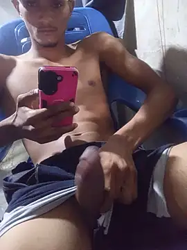 muruganlatino live cam on StripChat