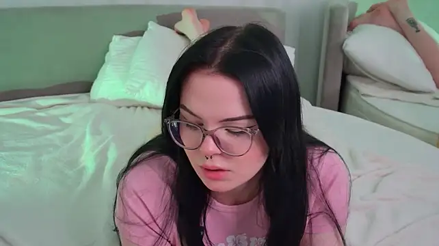 Cindy_Mil live cam on StripChat