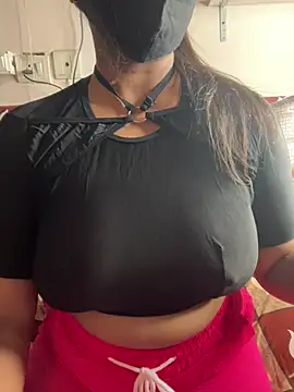 mysterious_Divya live cam on StripChat