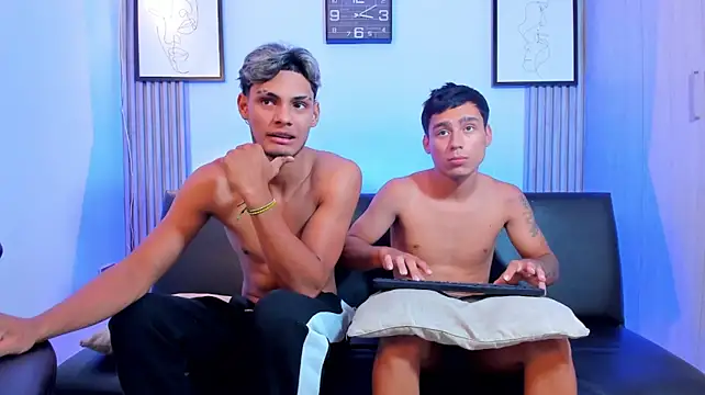 Seductive_BoysW live sex cam