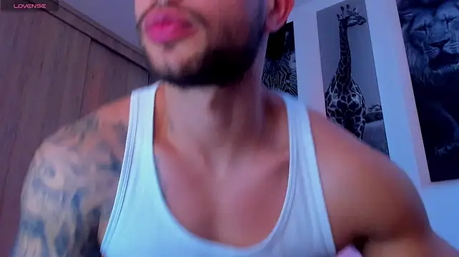 Santos_ramirez1 live cam on StripChat
