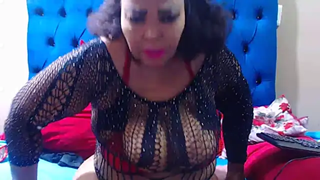 ebonycandy10 live cam on StripChat