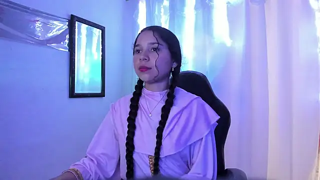 Milly-Way live cam on StripChat