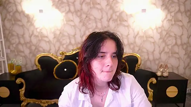 CassandraGold live cam on StripChat