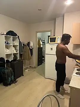 bhagihero live cam on StripChat