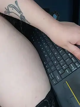 NinaFiore live cam on StripChat