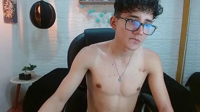 tim_cooper live cam on StripChat