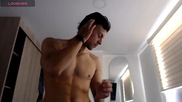 Tyler_axel live cam on StripChat