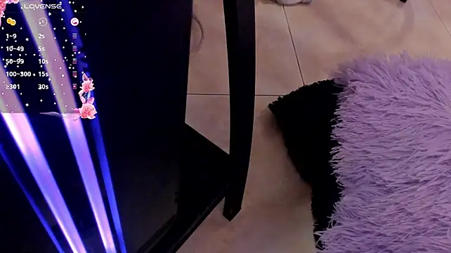 Maavca_ live cam on StripChat