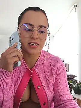 Luna_Rose1 live cam on StripChat