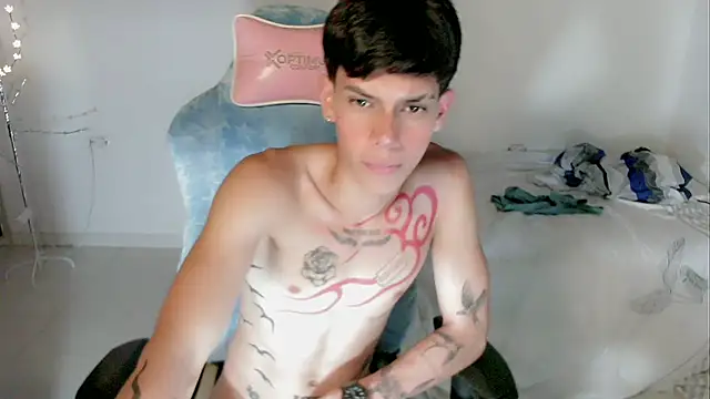 Gushi_on live cam on StripChat