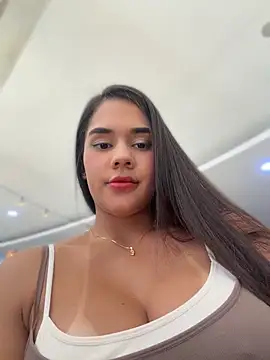 BellaLeclair_ webcam