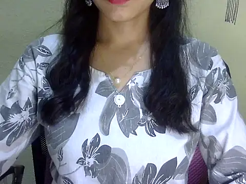 Shazi_1 live cam on StripChat