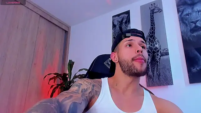 Santos_ramirez1 live cam on StripChat