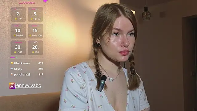 Jennyviva live cam on StripChat