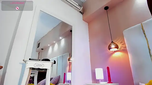 elektra_abundancex live cam on StripChat