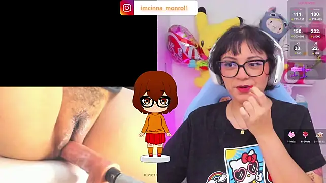 cinna_monroll live cam on StripChat