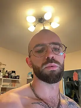 Matthewnoir live cam on StripChat