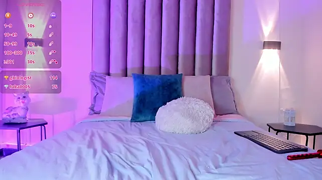 Isis_Moon live cam on StripChat