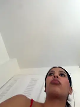 Valerie-S live cam on StripChat