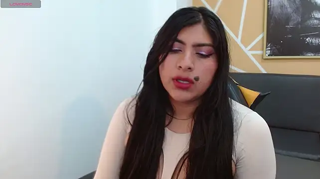 Natasha_blaire live cam on StripChat