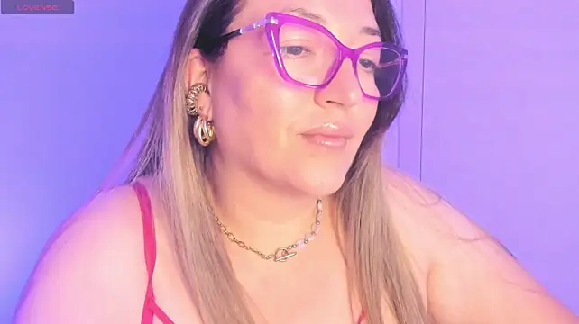 Naty_Mature_ live cam on StripChat