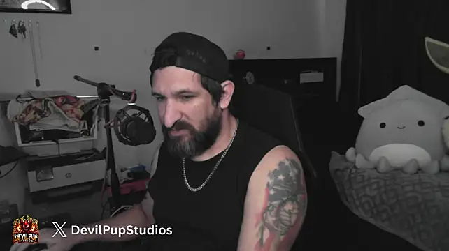 DevilPup75_ live cam on StripChat