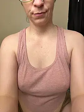 CreamedKitten live cam on StripChat