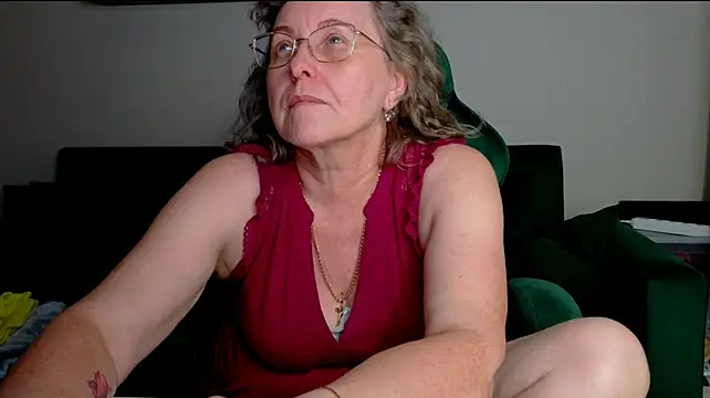 JoannaAndNeighbour live cam on StripChat