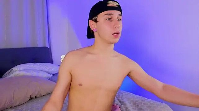 e1v1s live cam on StripChat