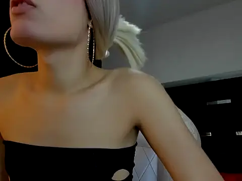 Miranda_bigcock3 live cam on StripChat