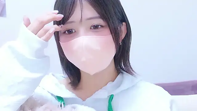 Hinata_Sun live cam on StripChat