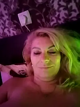 Milla_kis live sex cam