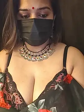 Raseele live cam on StripChat
