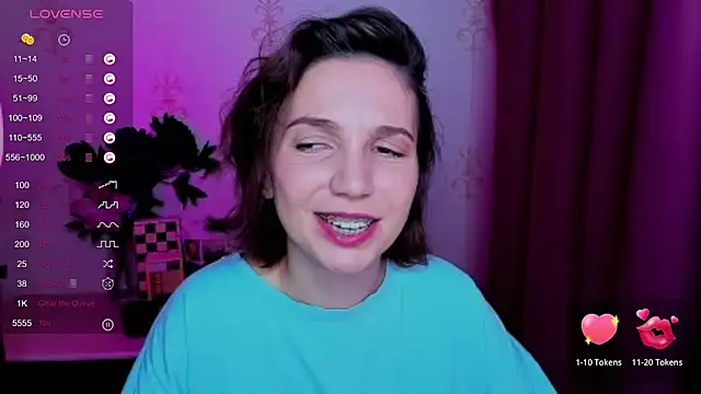 KindHazelHere_ live cam on StripChat