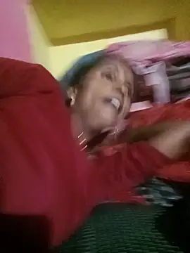 Rinee_suwanee live sex cam