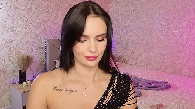 MilaaSweety live cam on StripChat